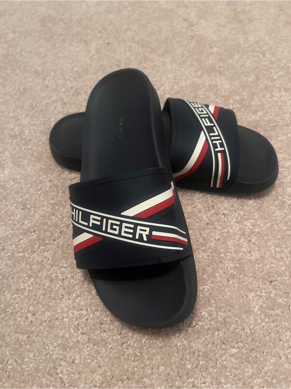 Tommy Hilfiger slides sz 7